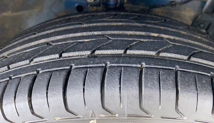 2012 Maruti Swift ZXI D, Petrol, Manual, 96,704 km, Right Front Tyre Tread