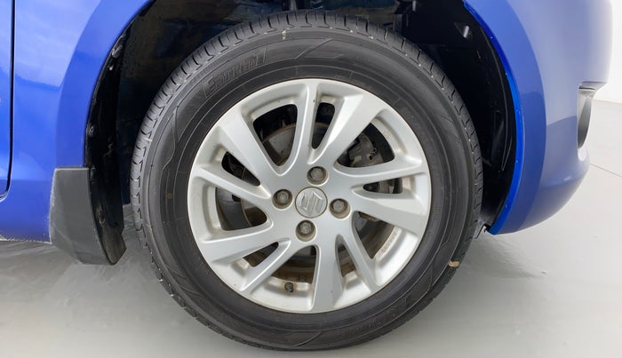 2012 Maruti Swift ZXI D, Petrol, Manual, 96,704 km, Right Front Wheel