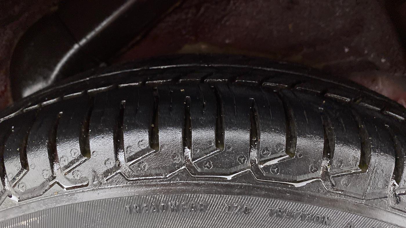 2010 Hyundai i10 MAGNA 1.2, Petrol, Manual, 95,202 km, Left Rear Tyre Tread
