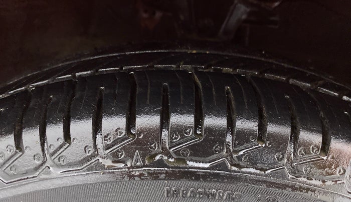2010 Hyundai i10 MAGNA 1.2, Petrol, Manual, 95,202 km, Right Front Tyre Tread