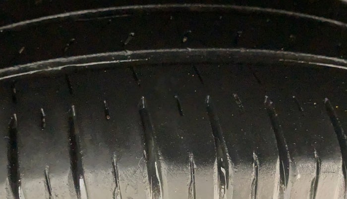 2016 Hyundai Elite i20 MAGNA 1.2, Petrol, Manual, 51,727 km, Left Rear Tyre Tread