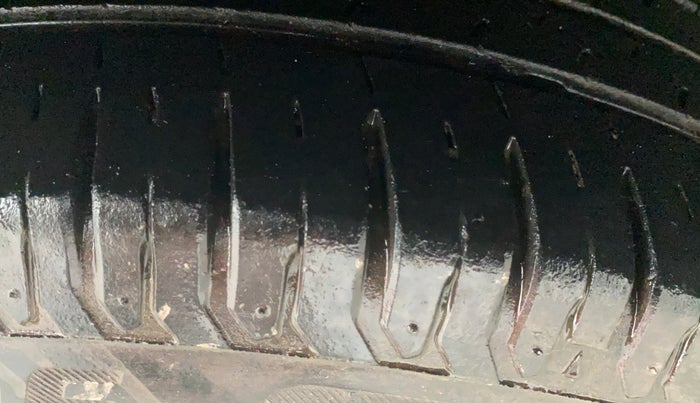 2016 Hyundai Elite i20 MAGNA 1.2, Petrol, Manual, 51,727 km, Right Rear Tyre Tread