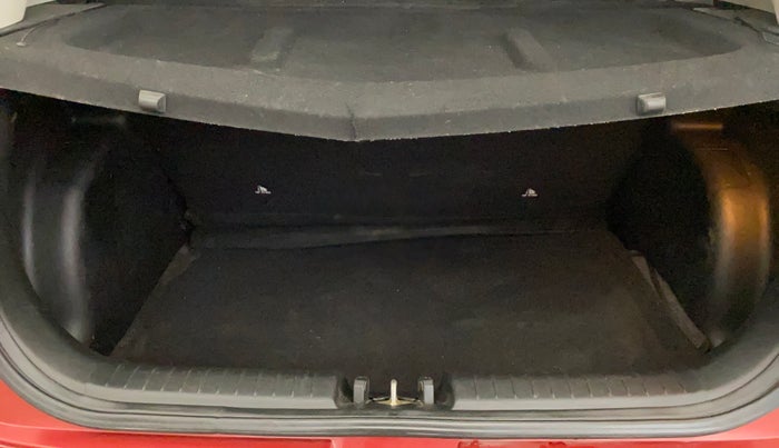 2021 Hyundai VENUE S 1.2, Petrol, Manual, 51,151 km, Boot Inside