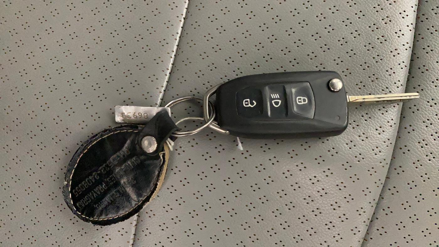 2024 Tata Tiago XT Rhythm CNG, CNG, Manual, 10,513 km, Key Close Up