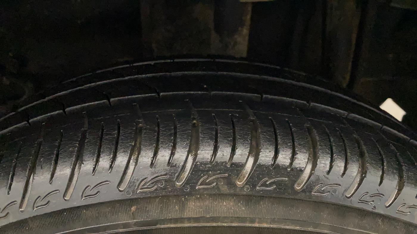 2024 Tata Tiago XT Rhythm CNG, CNG, Manual, 10,513 km, Left Rear Tyre Tread