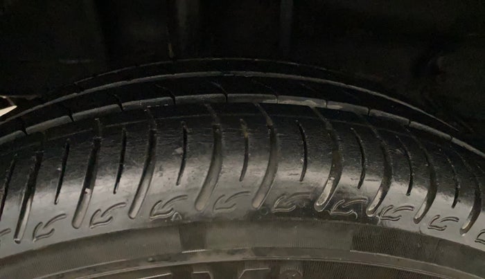 2024 Tata Tiago XT Rhythm CNG, CNG, Manual, 10,513 km, Right Rear Tyre Tread