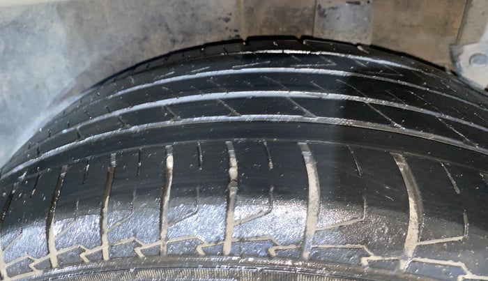 2020 KIA SELTOS HTX 1.5 PETROL, Petrol, Manual, 1,04,109 km, Left Rear Tyre Tread