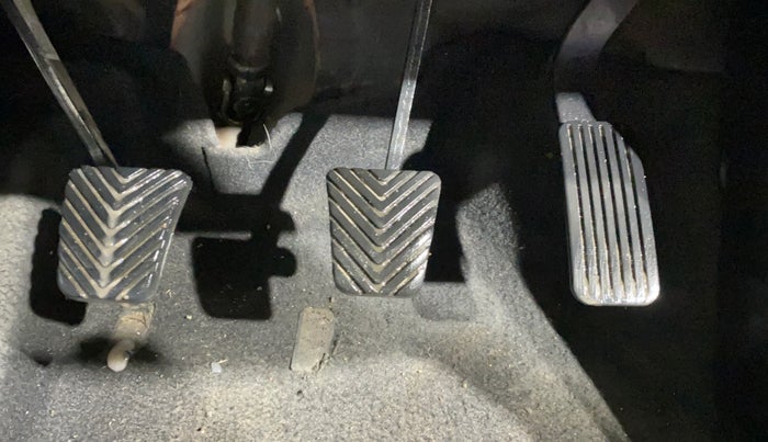 2020 KIA SELTOS HTX 1.5 PETROL, Petrol, Manual, 1,04,109 km, Pedals