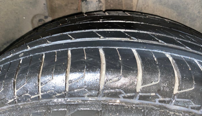 2020 KIA SELTOS HTX 1.5 PETROL, Petrol, Manual, 1,04,109 km, Right Rear Tyre Tread