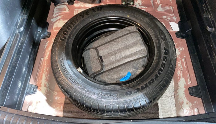 2020 KIA SELTOS HTX 1.5 PETROL, Petrol, Manual, 1,04,109 km, Spare Tyre