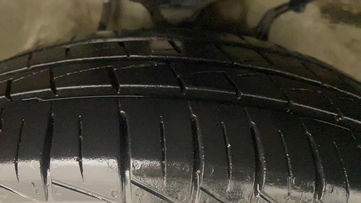 2021 Maruti Alto VXI PLUS, Petrol, Manual, 6,862 km, Right Front Tyre Tread