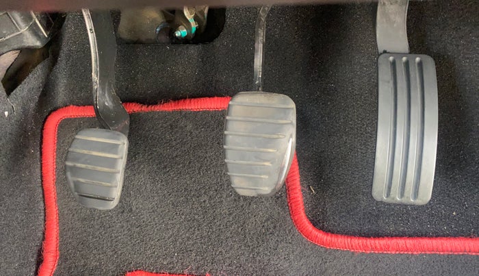 2021 Renault Duster RXZ 1.5 PETROL MT, Petrol, Manual, 49,406 km, Pedals