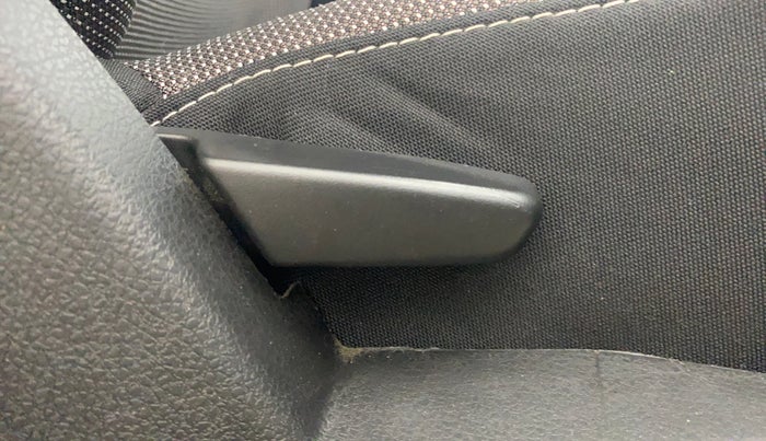 2021 Renault Duster RXZ 1.5 PETROL MT, Petrol, Manual, 49,406 km, Driver Side Adjustment Panel