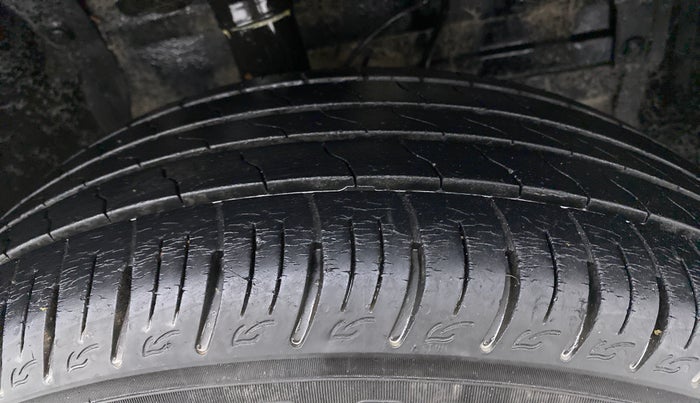 2020 Maruti Vitara Brezza VXI, Petrol, Manual, 26,477 km, Right Front Tyre Tread