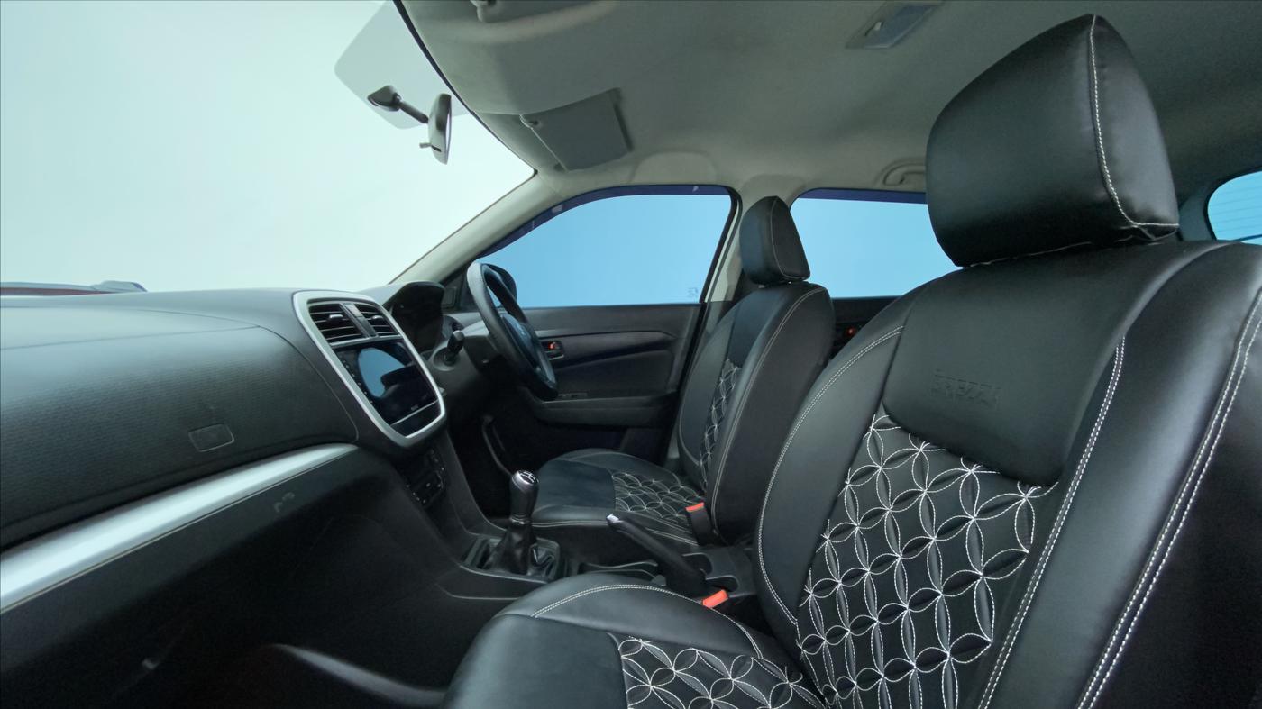 2020 Maruti Vitara Brezza VXI, Petrol, Manual, 26,477 km, Right Side Front Door Cabin