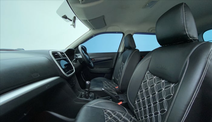 2020 Maruti Vitara Brezza VXI, Petrol, Manual, 26,477 km, Right Side Front Door Cabin