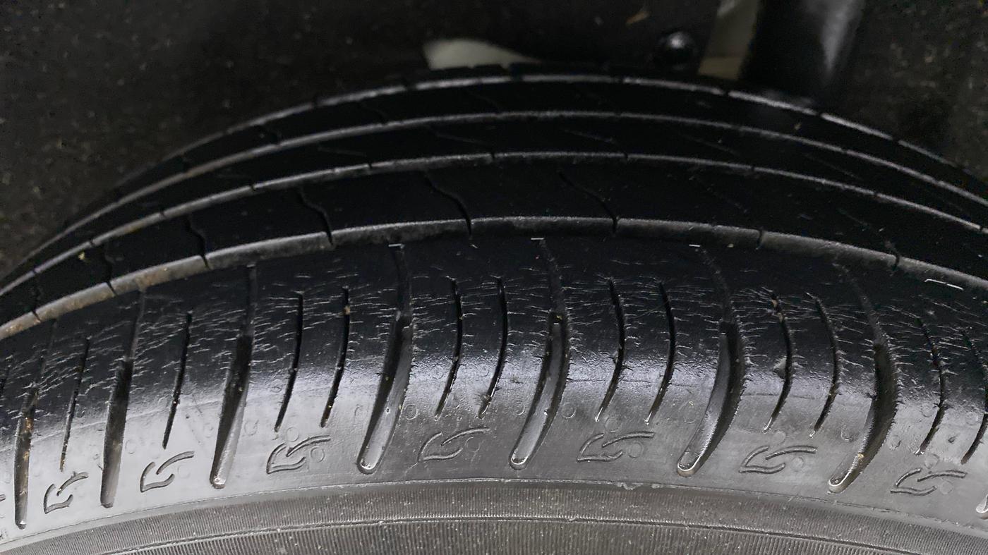 2020 Maruti Vitara Brezza VXI, Petrol, Manual, 26,477 km, Left Rear Tyre Tread