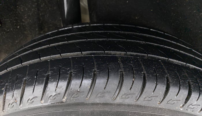 2020 Maruti Vitara Brezza VXI, Petrol, Manual, 26,477 km, Right Rear Tyre Tread