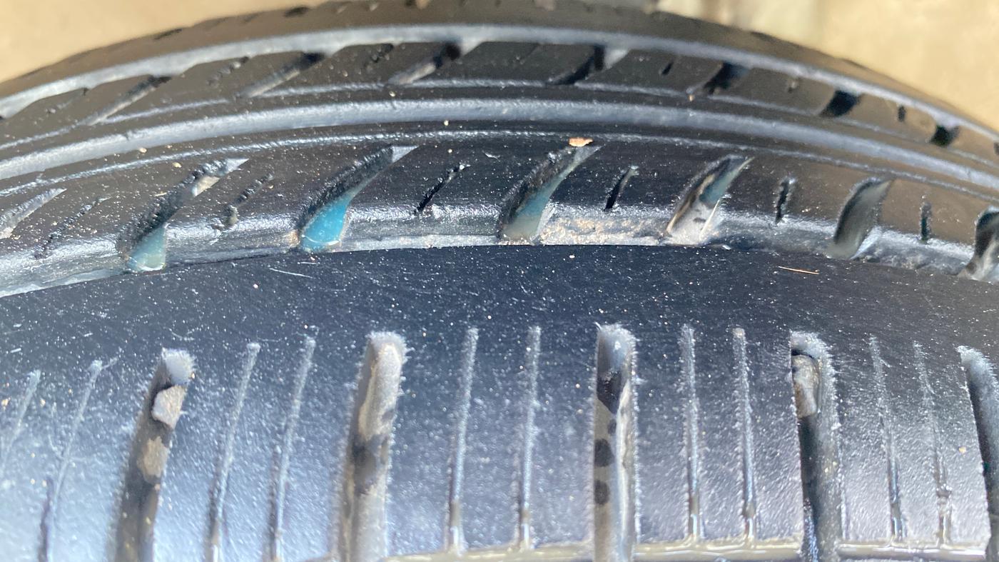 2013 Maruti Alto K10 LXI, CNG, Manual, 99,331 km, Left Front Tyre Tread