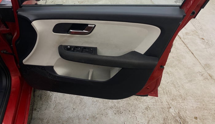 2023 Tata ALTROZ XZA PLUS, Petrol, Automatic, 65,754 km, Driver Side Door Panels Control