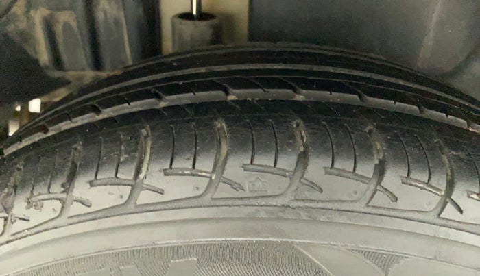 2014 Maruti Swift Dzire ZDI, Diesel, Manual, 56,937 km, Right Rear Tyre Tread