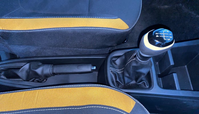 2023 Renault Kwid CLIMBER MT 1.0, Petrol, Manual, 14,792 km, Gear Lever
