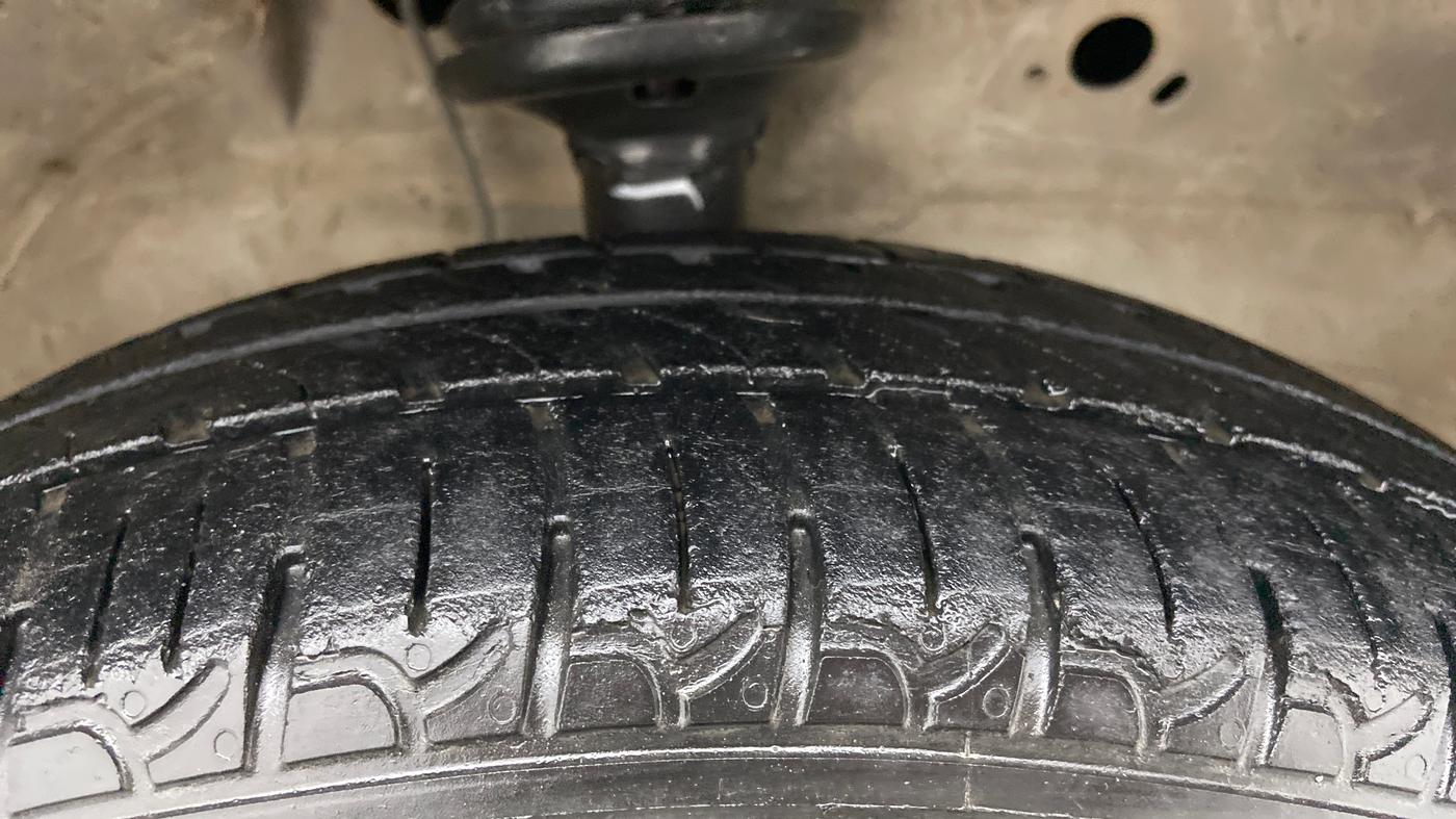 2013 Maruti Wagon R 1.0 VXI, Petrol, Manual, 91,970 km, Right Front Tyre Tread