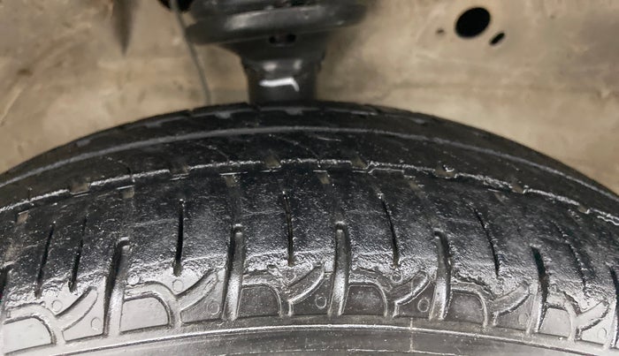 2013 Maruti Wagon R 1.0 VXI, Petrol, Manual, 91,970 km, Right Front Tyre Tread