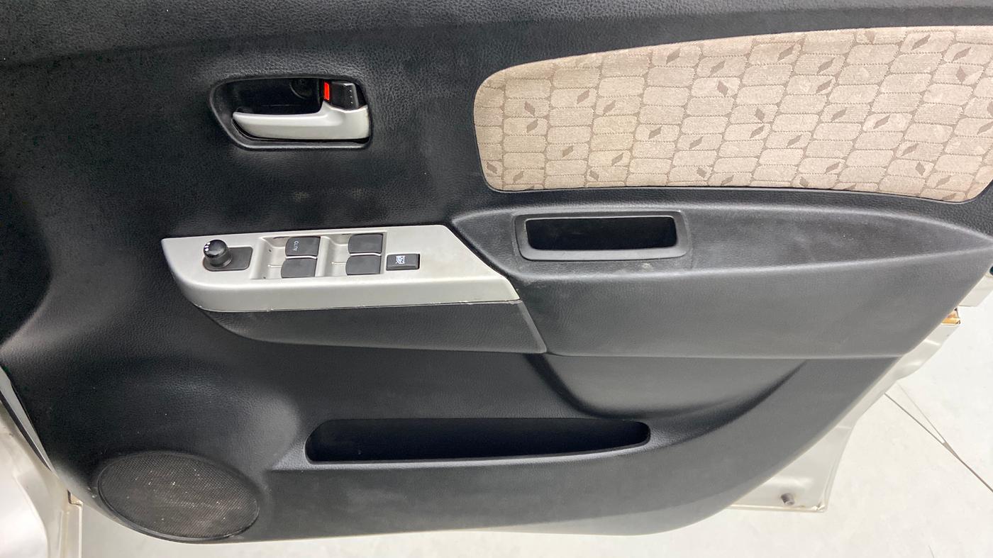 2013 Maruti Wagon R 1.0 VXI, Petrol, Manual, 91,970 km, Driver Side Door Panels Control
