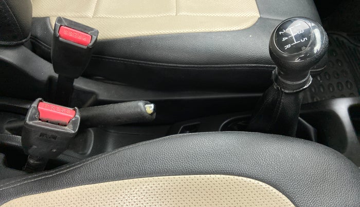 2013 Maruti Wagon R 1.0 VXI, Petrol, Manual, 91,970 km, Gear Lever