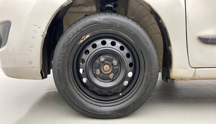 2013 Maruti Wagon R 1.0 VXI, Petrol, Manual, 91,970 km, Left Front Wheel