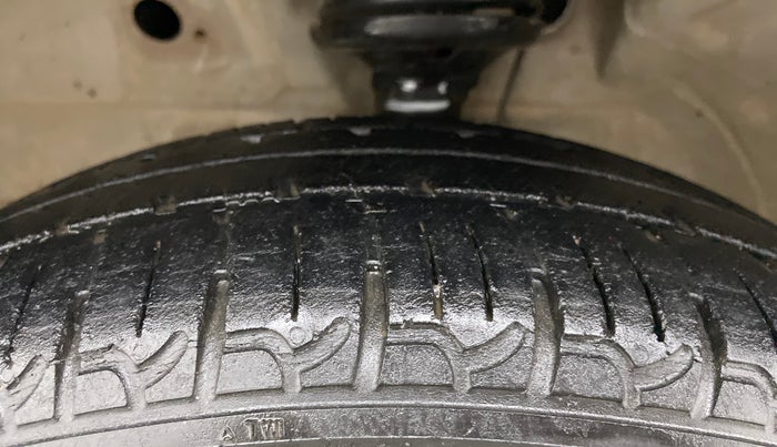 2013 Maruti Wagon R 1.0 VXI, Petrol, Manual, 91,970 km, Left Front Tyre Tread