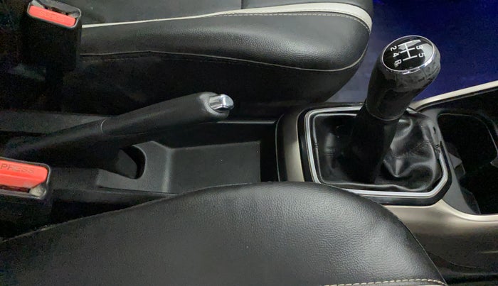 2017 Maruti IGNIS DELTA 1.2, Petrol, Manual, 92,348 km, Gear Lever