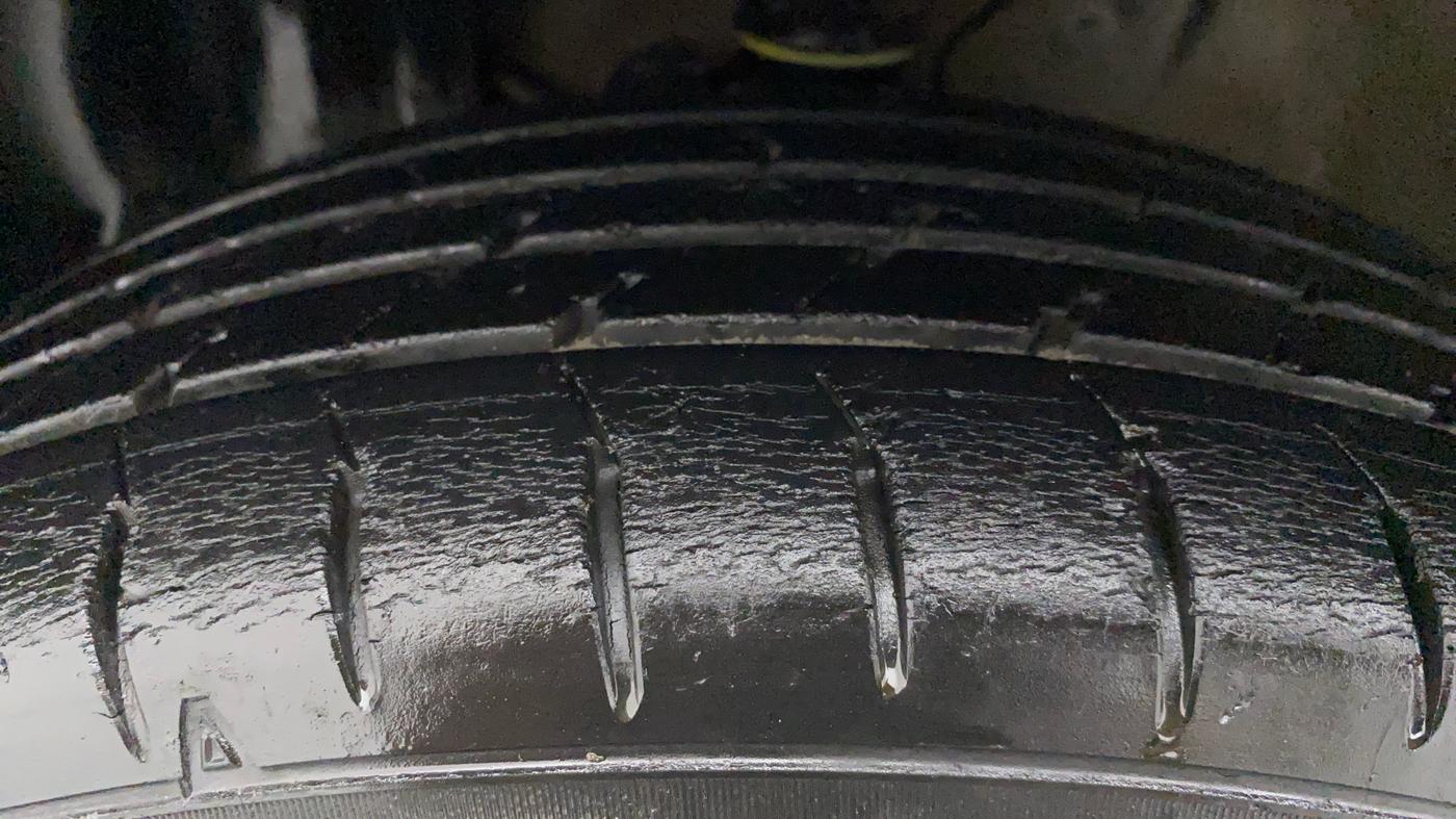 2017 Maruti IGNIS DELTA 1.2, Petrol, Manual, 92,348 km, Left Front Tyre Tread