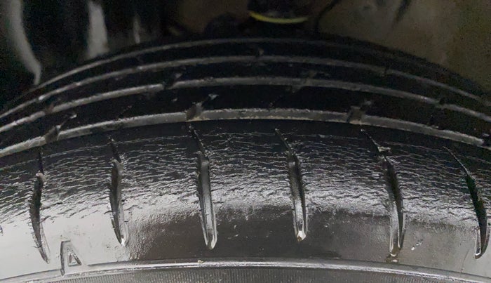2017 Maruti IGNIS DELTA 1.2, Petrol, Manual, 92,348 km, Left Front Tyre Tread