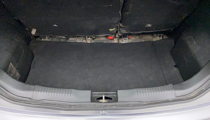 2017 Maruti IGNIS DELTA 1.2, Petrol, Manual, 92,348 km, Boot Inside