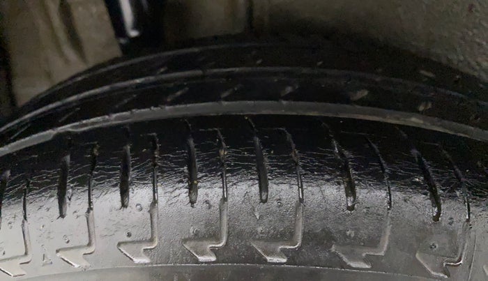 2017 Maruti IGNIS DELTA 1.2, Petrol, Manual, 92,348 km, Right Rear Tyre Tread