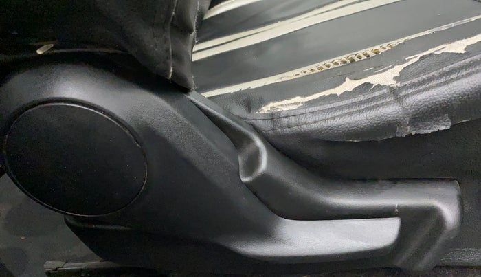 2017 Maruti IGNIS DELTA 1.2, Petrol, Manual, 92,348 km, Driver Side Adjustment Panel