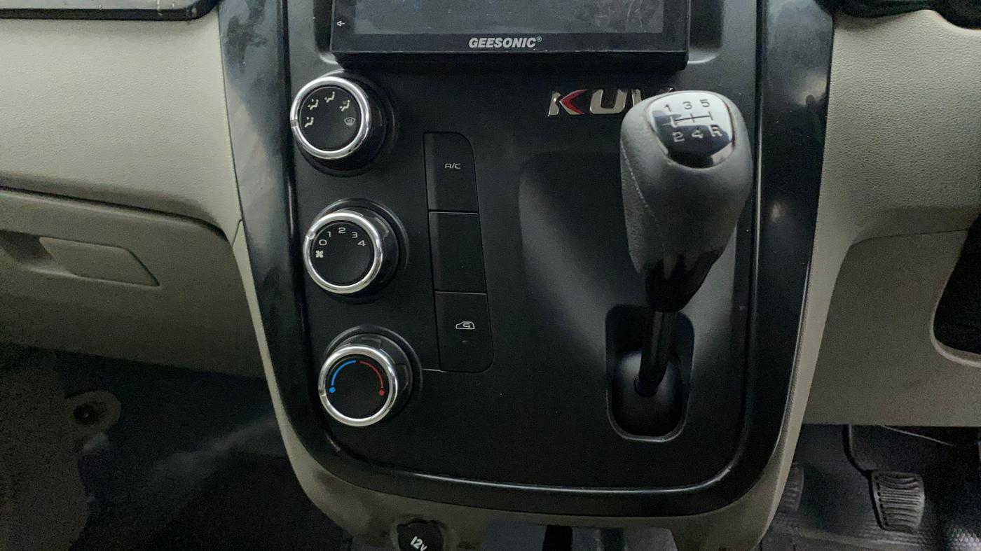2016 Mahindra Kuv100 K4 6 STR, Petrol, Manual, 54,500 km, Gear Lever