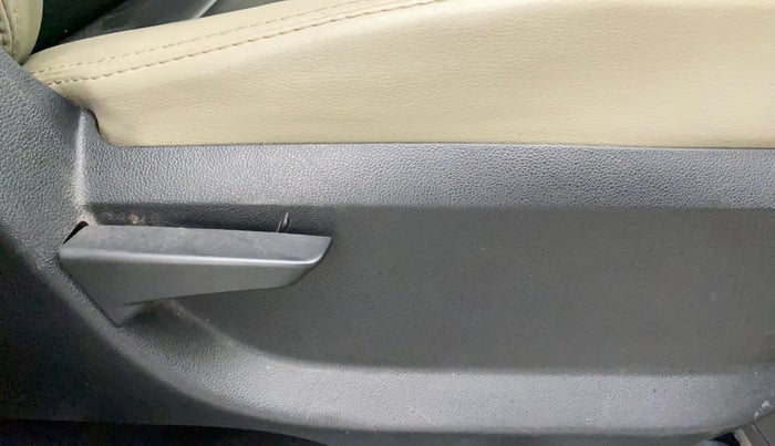 2016 Mahindra Kuv100 K4 6 STR, Petrol, Manual, 54,500 km, Driver Side Adjustment Panel