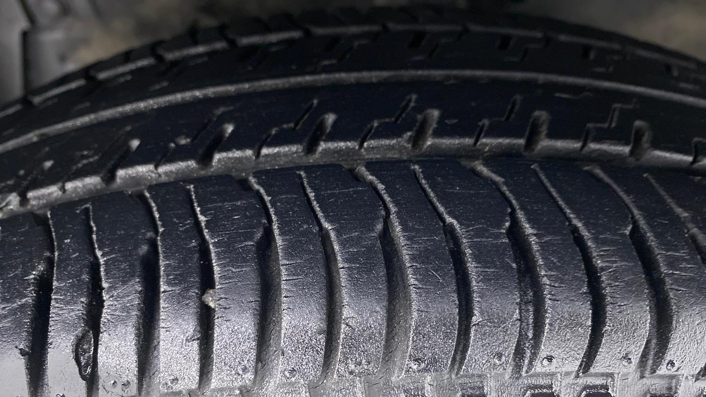 2014 Maruti Swift Dzire VXI 1.2 BS IV, Petrol, Manual, 18,195 km, Left Front Tyre Tread