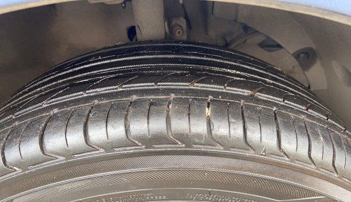 2017 Maruti Baleno ALPHA PETROL 1.2, Petrol, Manual, 63,226 km, Right Front Tyre Tread