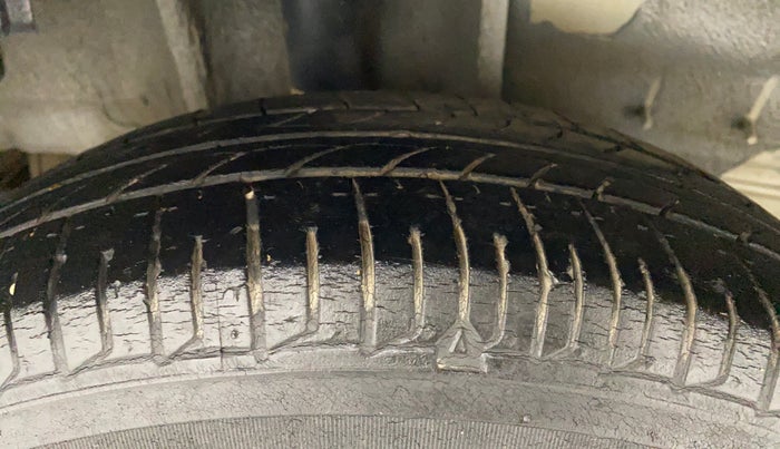 2017 Tata Tiago XM 1.2 REVOTRON, Petrol, Manual, 54,604 km, Right Rear Tyre Tread