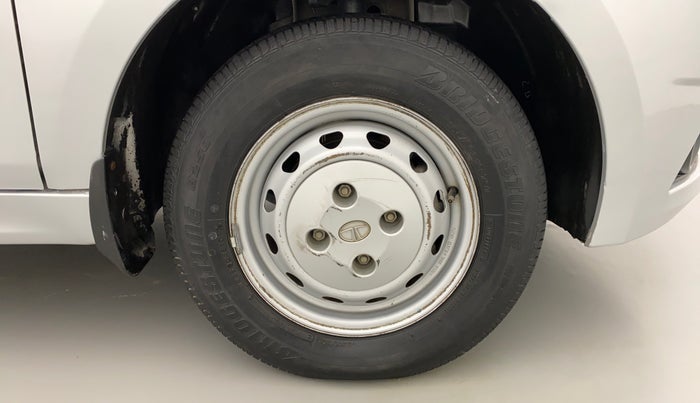 2017 Tata Tiago XM 1.2 REVOTRON, Petrol, Manual, 54,604 km, Right Front Wheel