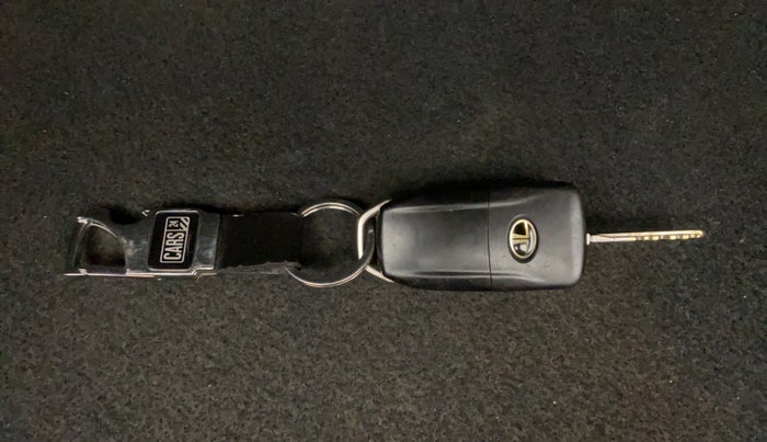 2017 Tata Tiago XM 1.2 REVOTRON, Petrol, Manual, 54,604 km, Key Close Up