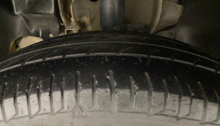 2017 Tata Tiago XM 1.2 REVOTRON, Petrol, Manual, 54,604 km, Left Front Tyre Tread