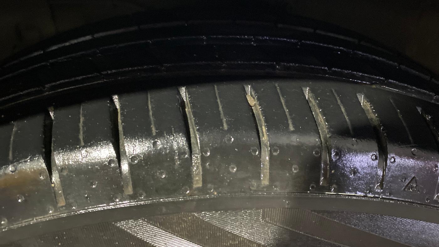 2017 Maruti Ciaz ALPHA 1.4 PETROL, Petrol, Manual, 70,577 km, Left Front Tyre Tread