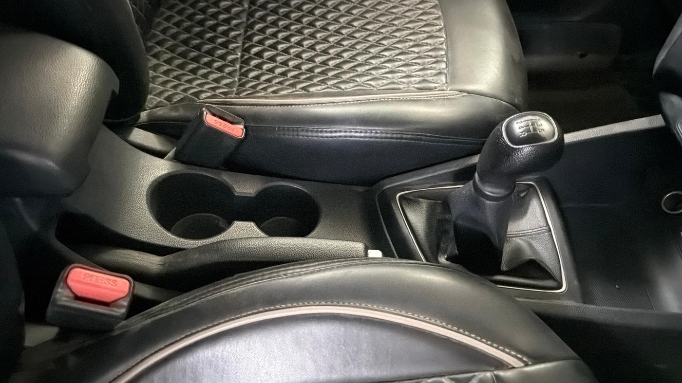 2018 Hyundai Elite i20 ASTA 1.2, Petrol, Manual, 60,650 km, Gear Lever