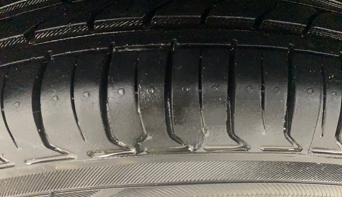 2016 Maruti Celerio ZXI, Petrol, Manual, 40,080 km, Right Rear Tyre Tread