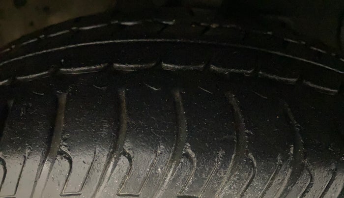 2016 Hyundai Grand i10 MAGNA 1.2 KAPPA VTVT, Petrol, Manual, 39,911 km, Right Front Tyre Tread